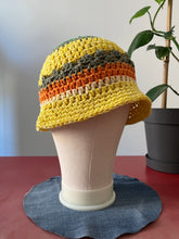 Carica l'immagine nel visualizzatore di Gallery, Cloche uncinetto in cotone

