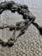 Carica l'immagine nel visualizzatore di Gallery, Collana Ambra in lana
