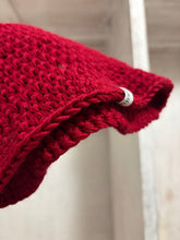Carica l'immagine nel visualizzatore di Gallery, Cloche uncinetto in cotone bordeaux
