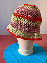 Carica l'immagine nel visualizzatore di Gallery, Cloche uncinetto in cotone
