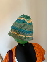 Carica l'immagine nel visualizzatore di Gallery, Cloche uncinetto in cotone
