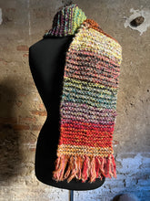 Carica l&#39;immagine nel visualizzatore di Gallery, Sciarpa ferri
