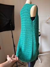 Carica l'immagine nel visualizzatore di Gallery, Gilet uncinetto in cotone
