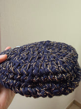 Carica l'immagine nel visualizzatore di Gallery, Pochette in lana
