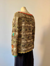 Carica l'immagine nel visualizzatore di Gallery, Pullover uncinetto con applicazioni
