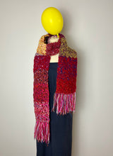 Carica l'immagine nel visualizzatore di Gallery, Sciarpa uncinetto
