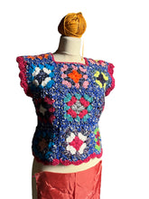 Carica l'immagine nel visualizzatore di Gallery, Gilet uncinetto in lana
