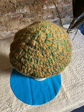 Carica l&#39;immagine nel visualizzatore di Gallery, Basco uncinetto
