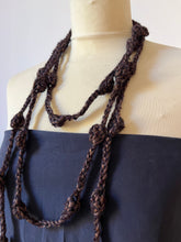 Carica l'immagine nel visualizzatore di Gallery, Collana Ambra in lana
