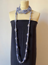 Carica l'immagine nel visualizzatore di Gallery, Collana Ambra in lana
