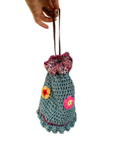 Carica l&#39;immagine nel visualizzatore di Gallery, Pochette a secchiello
