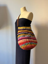 Carica l&#39;immagine nel visualizzatore di Gallery, Secchiello bag
