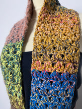 Carica l'immagine nel visualizzatore di Gallery, Sciarpa uncinetto
