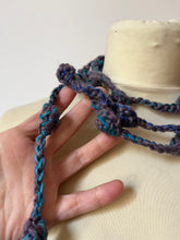 Carica l'immagine nel visualizzatore di Gallery, Collana Ambra in lana
