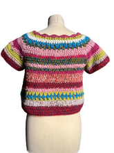 Carica l&#39;immagine nel visualizzatore di Gallery, Top uncinetto
