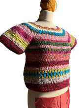 Carica l&#39;immagine nel visualizzatore di Gallery, Top uncinetto
