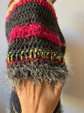 Carica l&#39;immagine nel visualizzatore di Gallery, Top uncinetto
