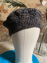 Carica l&#39;immagine nel visualizzatore di Gallery, Basco uncinetto
