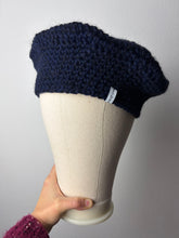 Carica l'immagine nel visualizzatore di Gallery, Basco in lana
