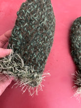 Carica l'immagine nel visualizzatore di Gallery, Manicotti uncinetto
