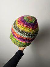 Carica l&#39;immagine nel visualizzatore di Gallery, Cloche uncinetto
