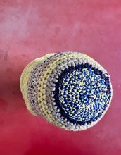 Carica l&#39;immagine nel visualizzatore di Gallery, Cloche uncinetto
