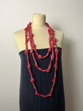Carica l'immagine nel visualizzatore di Gallery, Collana Ambra in lana
