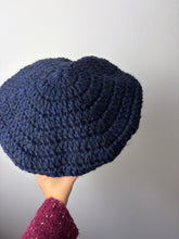 Carica l'immagine nel visualizzatore di Gallery, Basco in lana
