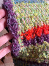 Carica l'immagine nel visualizzatore di Gallery, Gilet uncinetto
