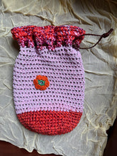 Carica l'immagine nel visualizzatore di Gallery, Pochette a secchiello
