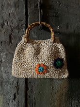 Carica l'immagine nel visualizzatore di Gallery, Pochette uncinetto
