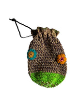 Carica l'immagine nel visualizzatore di Gallery, Pochette a secchiello
