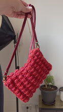 Carica e avvia il video nel visualizzatore di galleria, Pochette noccioline in cotone con tracolla
