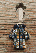 Carica l&#39;immagine nel visualizzatore di Gallery, Cardigan uncinetto a quadri
