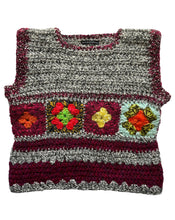 Carica l'immagine nel visualizzatore di Gallery, Gilet uncinetto
