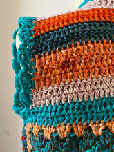 Carica l'immagine nel visualizzatore di Gallery, Gilet uncinetto
