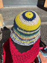 Carica l'immagine nel visualizzatore di Gallery, Cloche uncinetto in cotone
